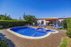 Villa Bolina by Villa Plus